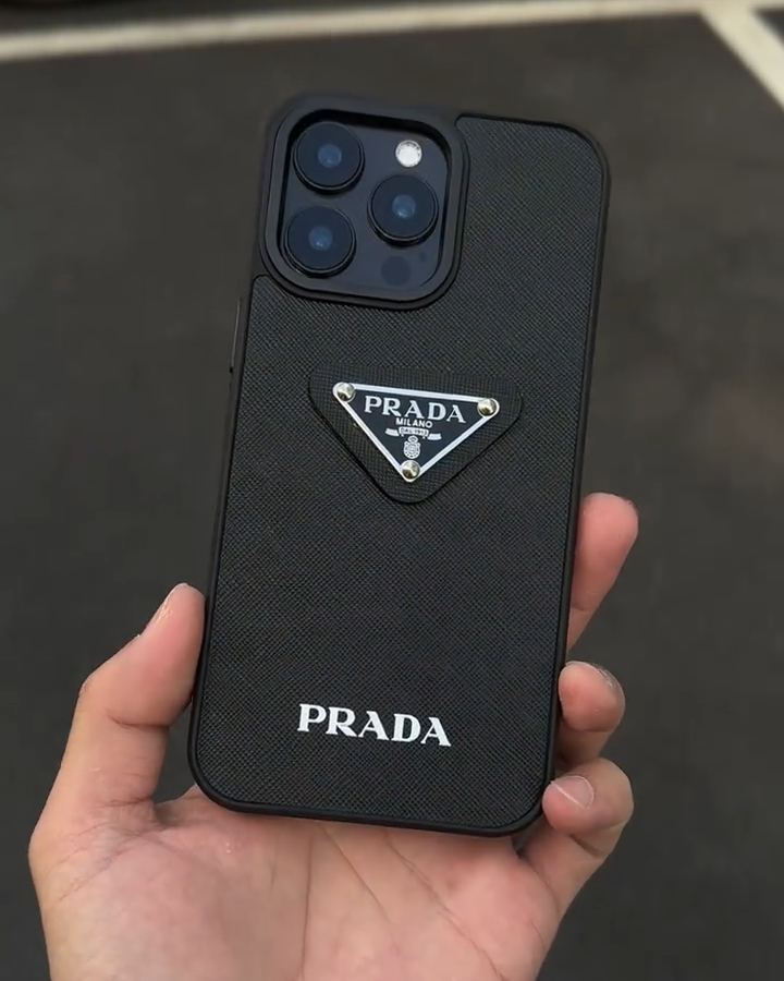 普拉達金屬立標皮質手機殼